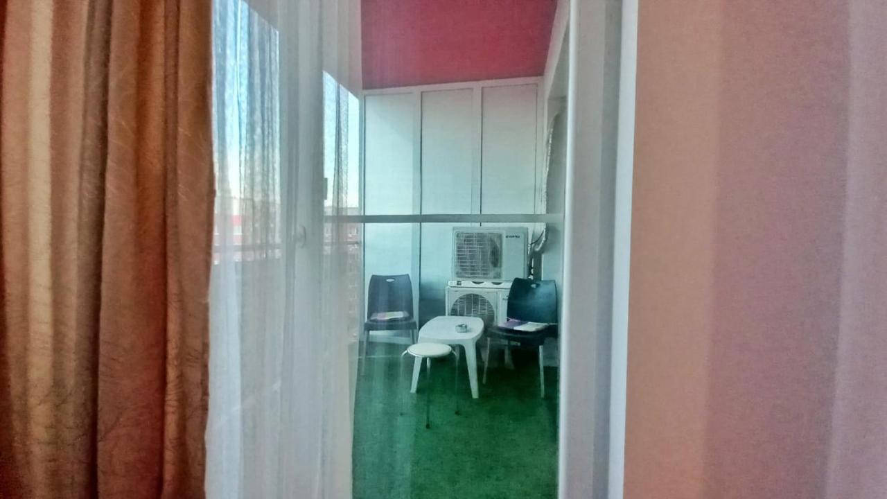 Apartment Black And White House Arad